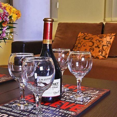 Nirvana Accommodation Bukarest Kültér fotó
