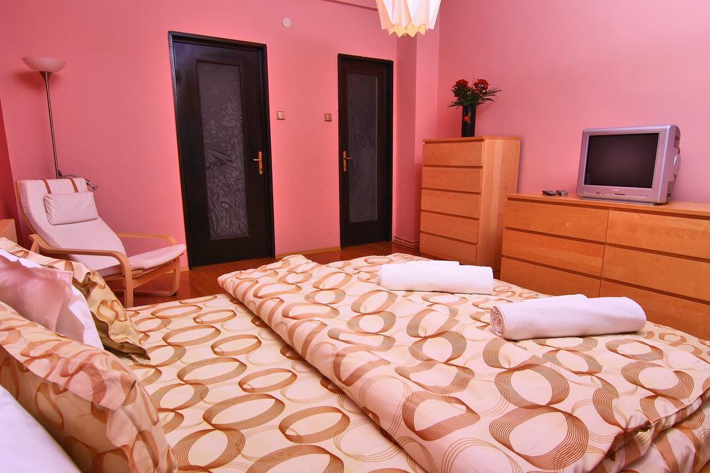 Nirvana Accommodation Bukarest Kültér fotó