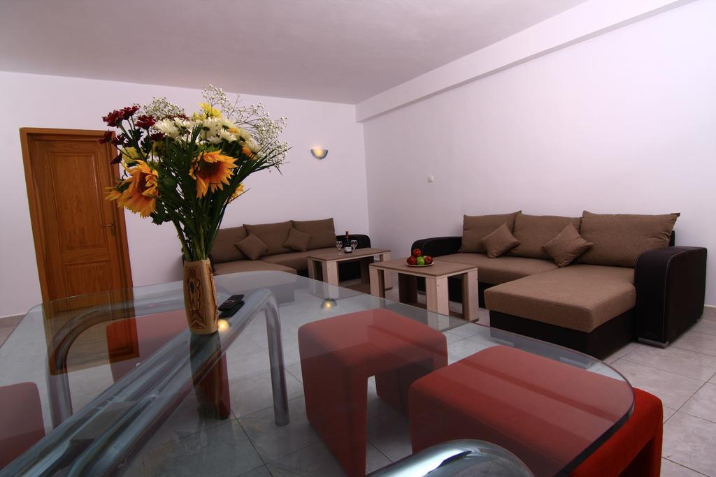 Nirvana Accommodation Bukarest Kültér fotó