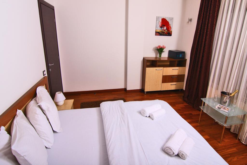Nirvana Accommodation Bukarest Kültér fotó