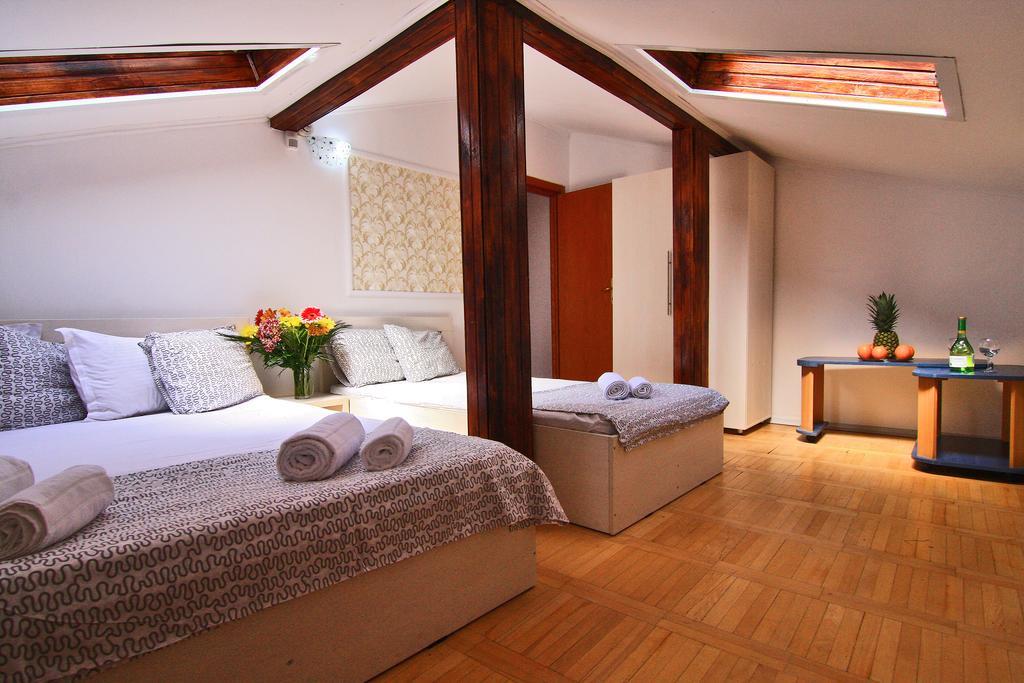 Nirvana Accommodation Bukarest Kültér fotó
