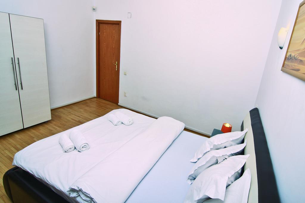 Nirvana Accommodation Bukarest Szoba fotó
