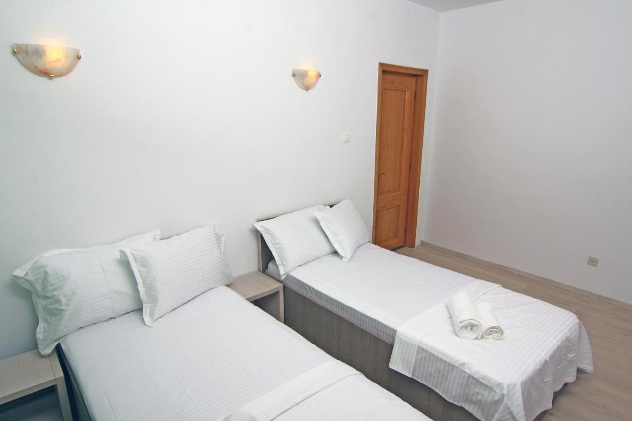 Nirvana Accommodation Bukarest Kültér fotó