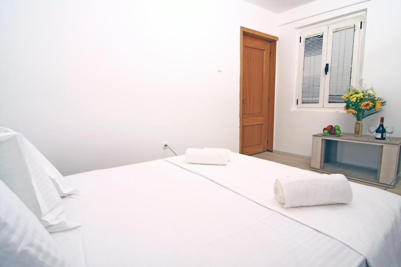 Nirvana Accommodation Bukarest Kültér fotó